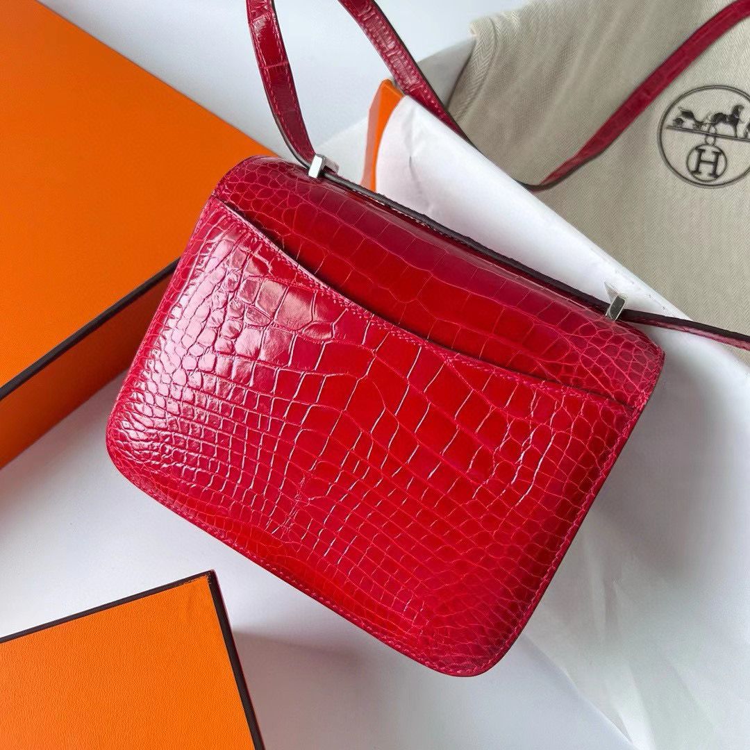 Hermes Constance 18 Handmade Bag In Red Shiny Alligator Leather - Image 4