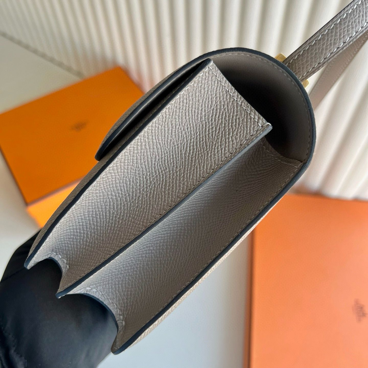 Hermes Constance 18 Handmade Bag in Gris Asphalt Epsom Calfskin - Image 6