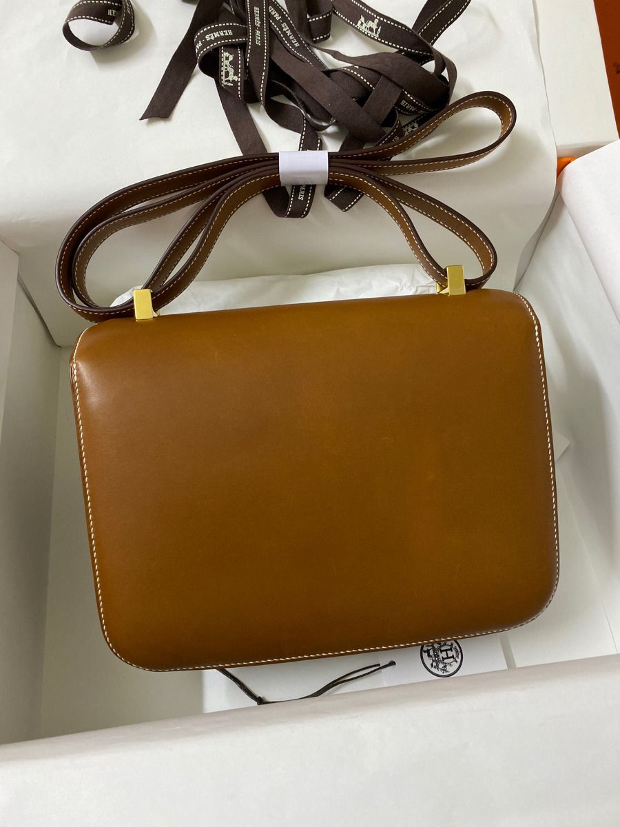 Hermes Constance 24 Handmade Bag In Gold Barenia Calfskin - Image 3