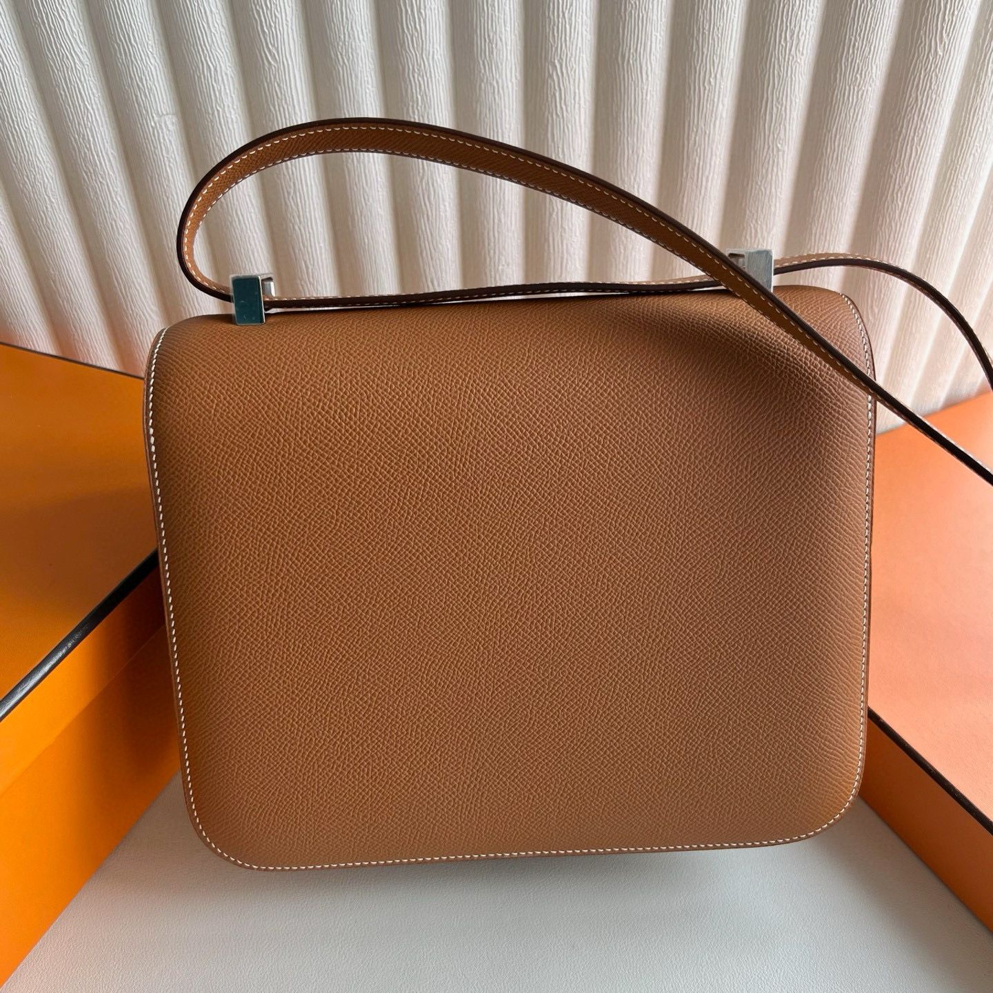 Hermes Constance 24 Handmade Bag in Gold Epsom Calfskin - Image 5