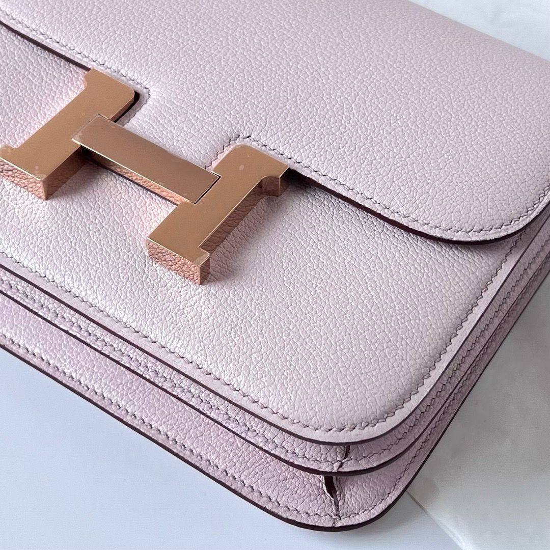 Hermes Constance 1-18 Mirror Bag In Mauve Pale Chevre Mysore Leather - Image 9