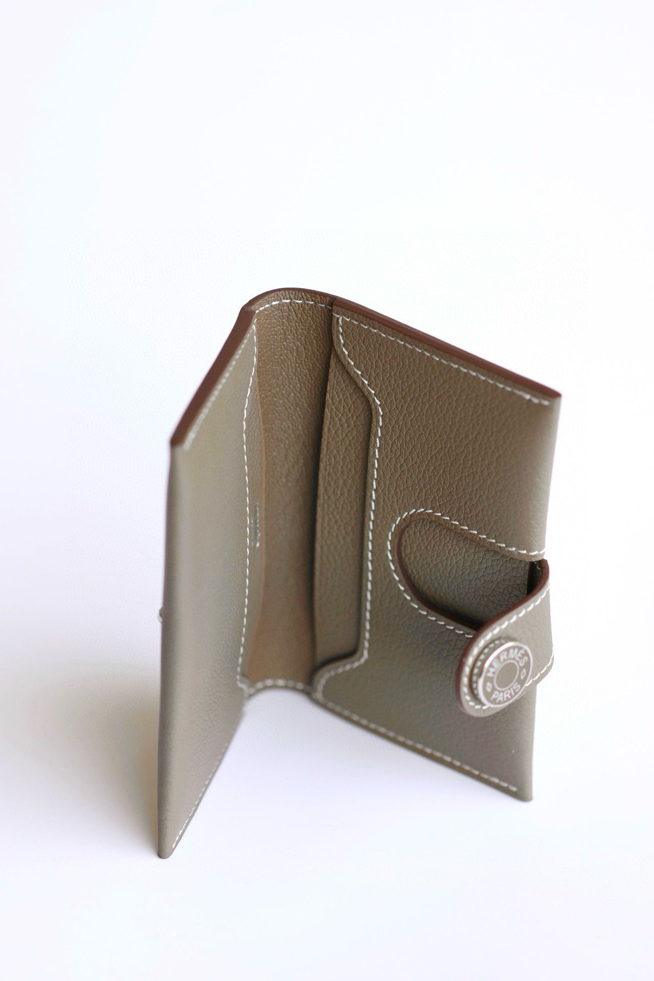 Hermes R.M.S Card Holder in Taupe Evergrain Calfskin - Image 3