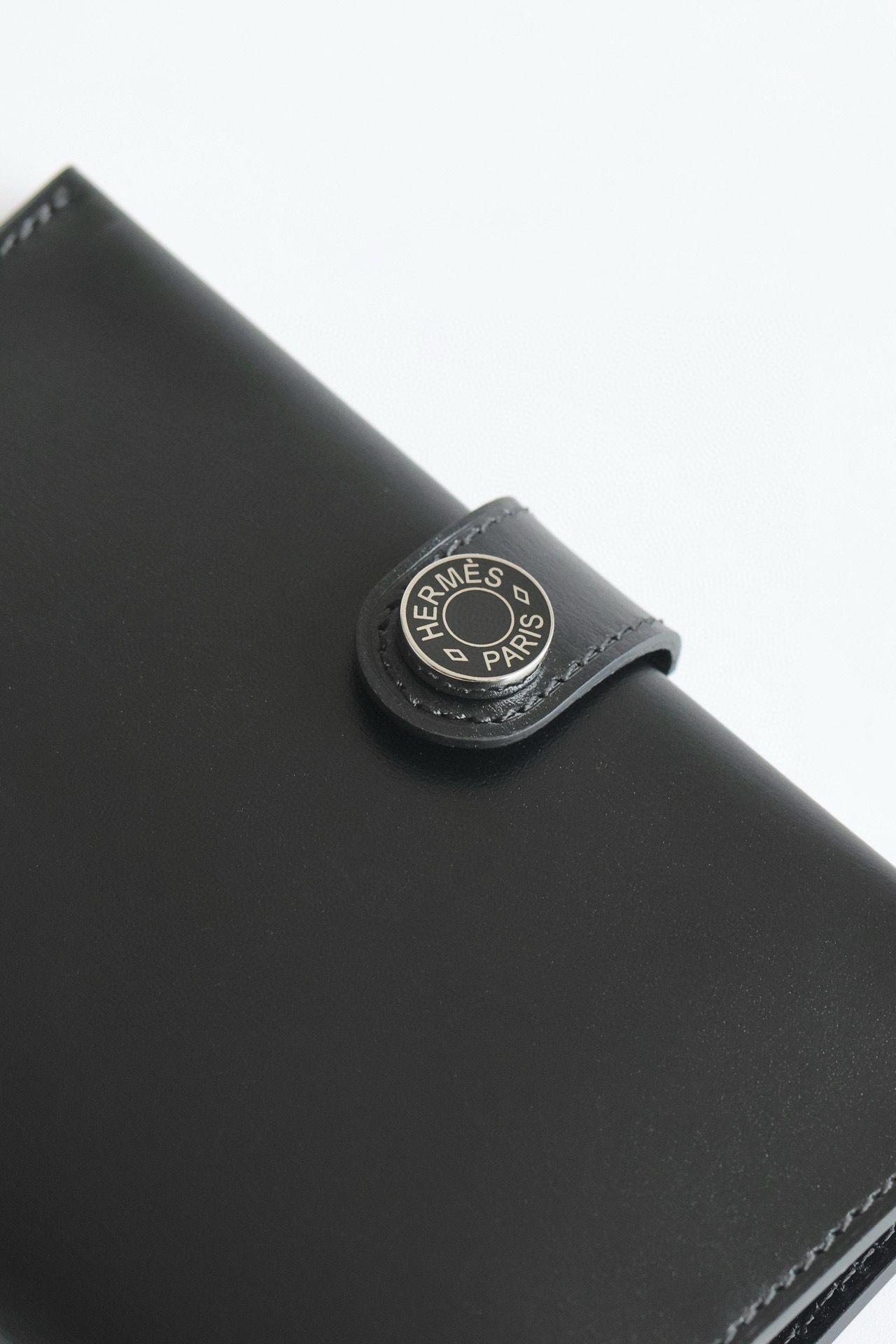 Hermes R.M.S Passport Holder in Black Box Calfskin - Image 7