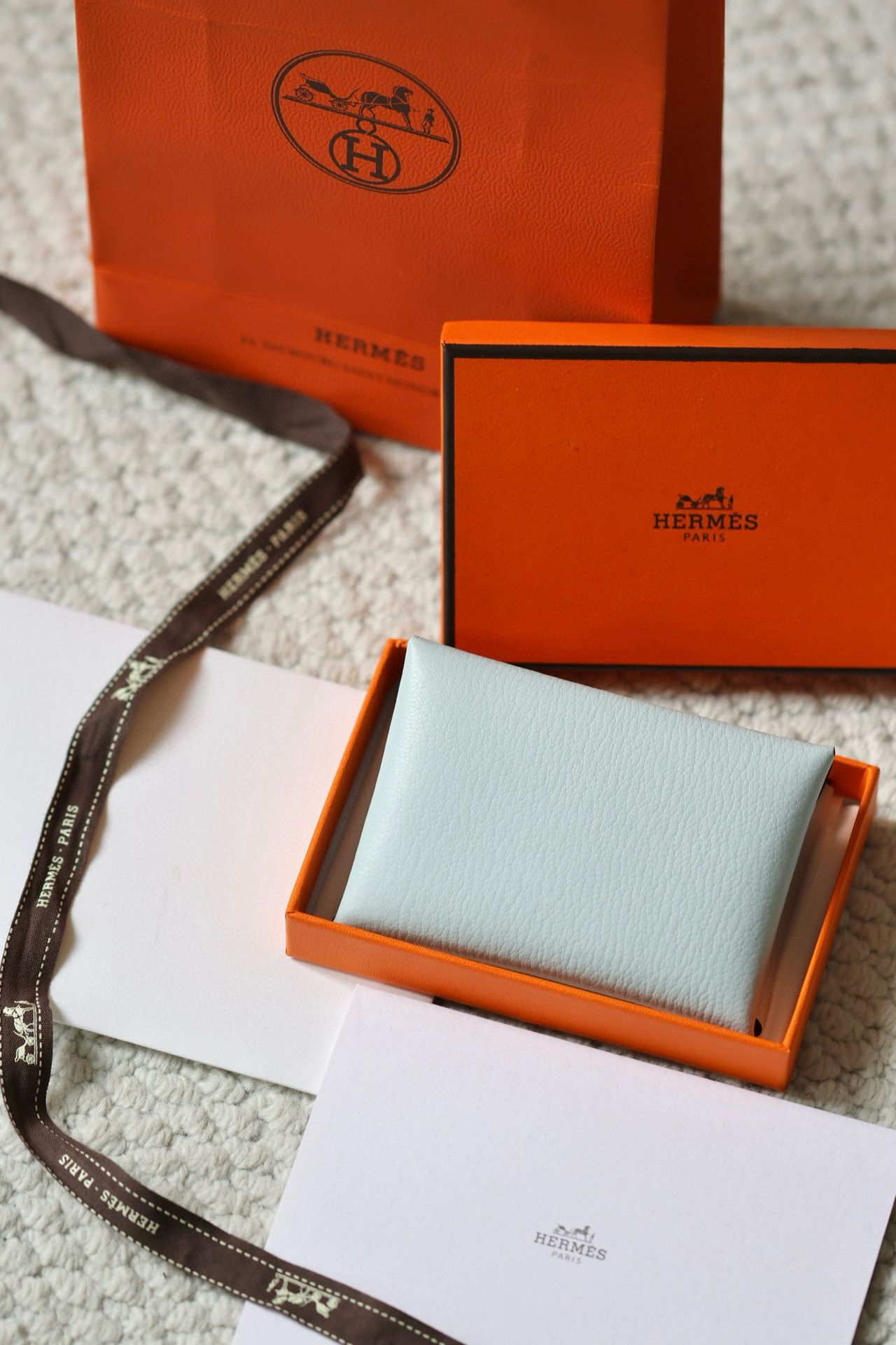 Hermes Calvi Duo Verso Card Holder in Blue Brume Mysore Goatskin - Image 4