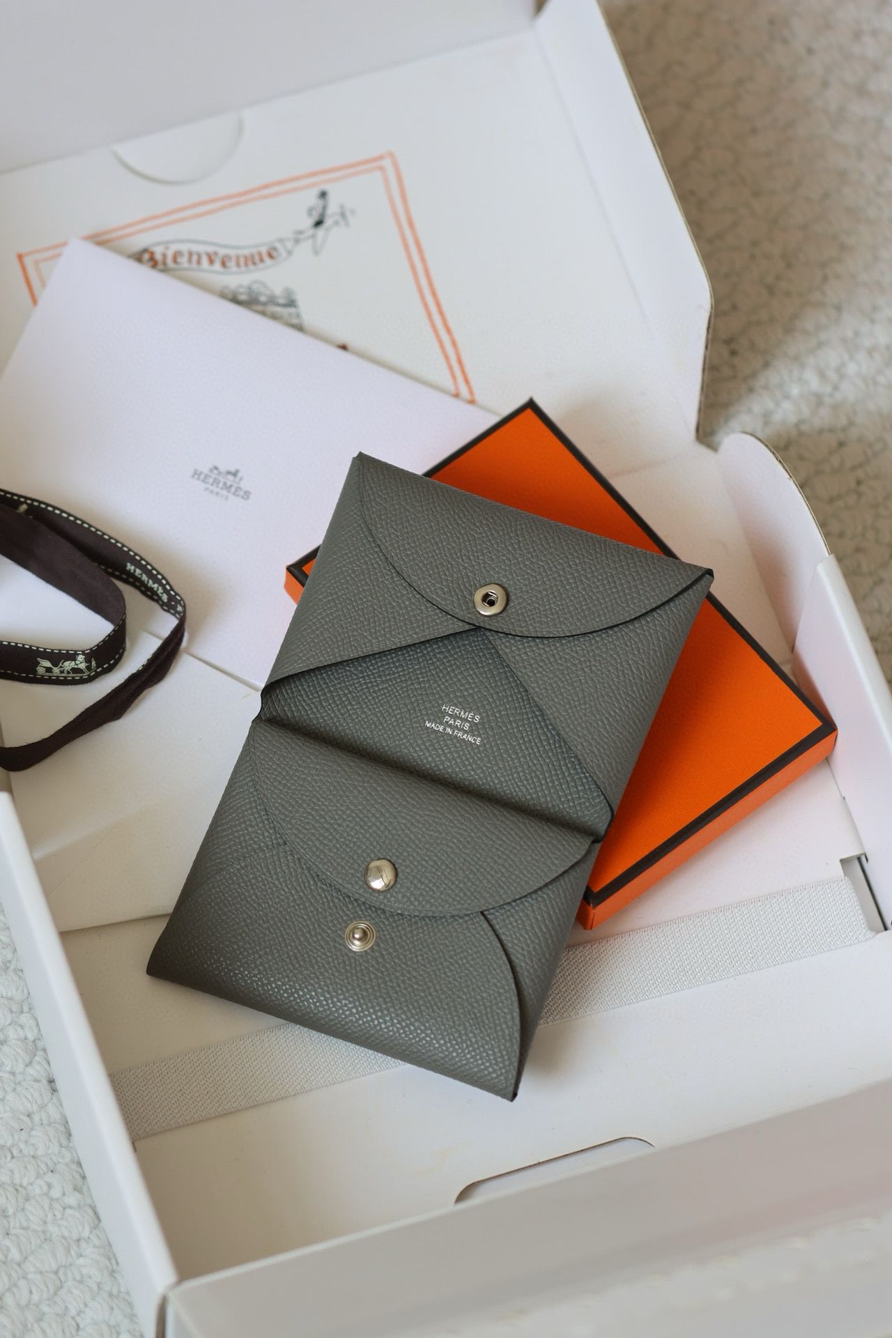 Hermes Calvi Duo Card Holder in Gris Meyer Epsom Calfskin - Image 3