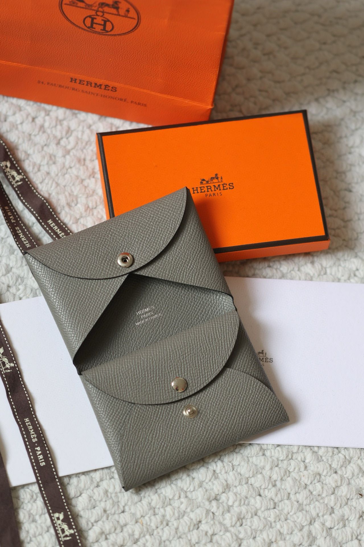 Hermes Calvi Duo Card Holder in Gris Meyer Epsom Calfskin - Image 5