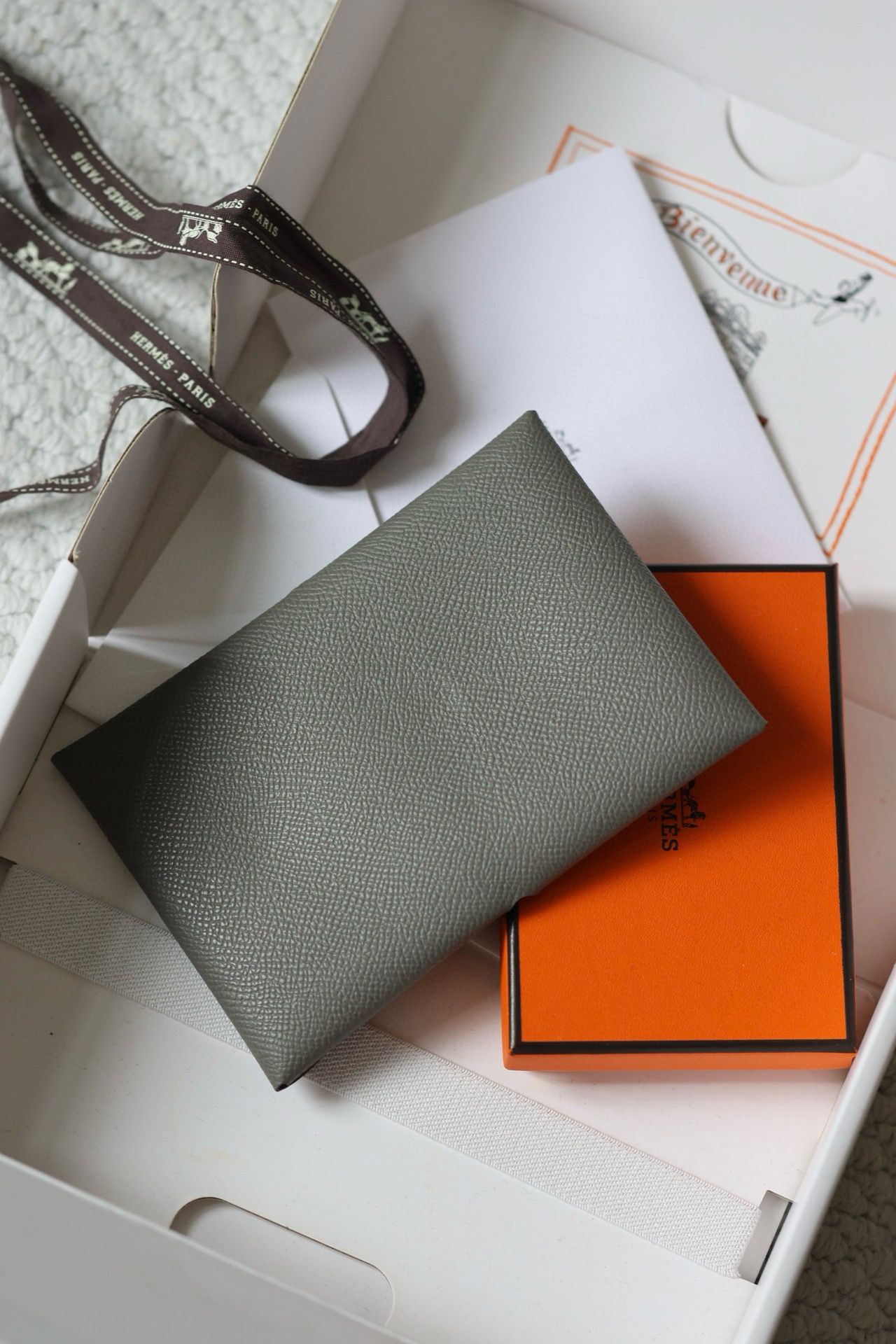Hermes Calvi Duo Card Holder in Gris Meyer Epsom Calfskin - Image 6