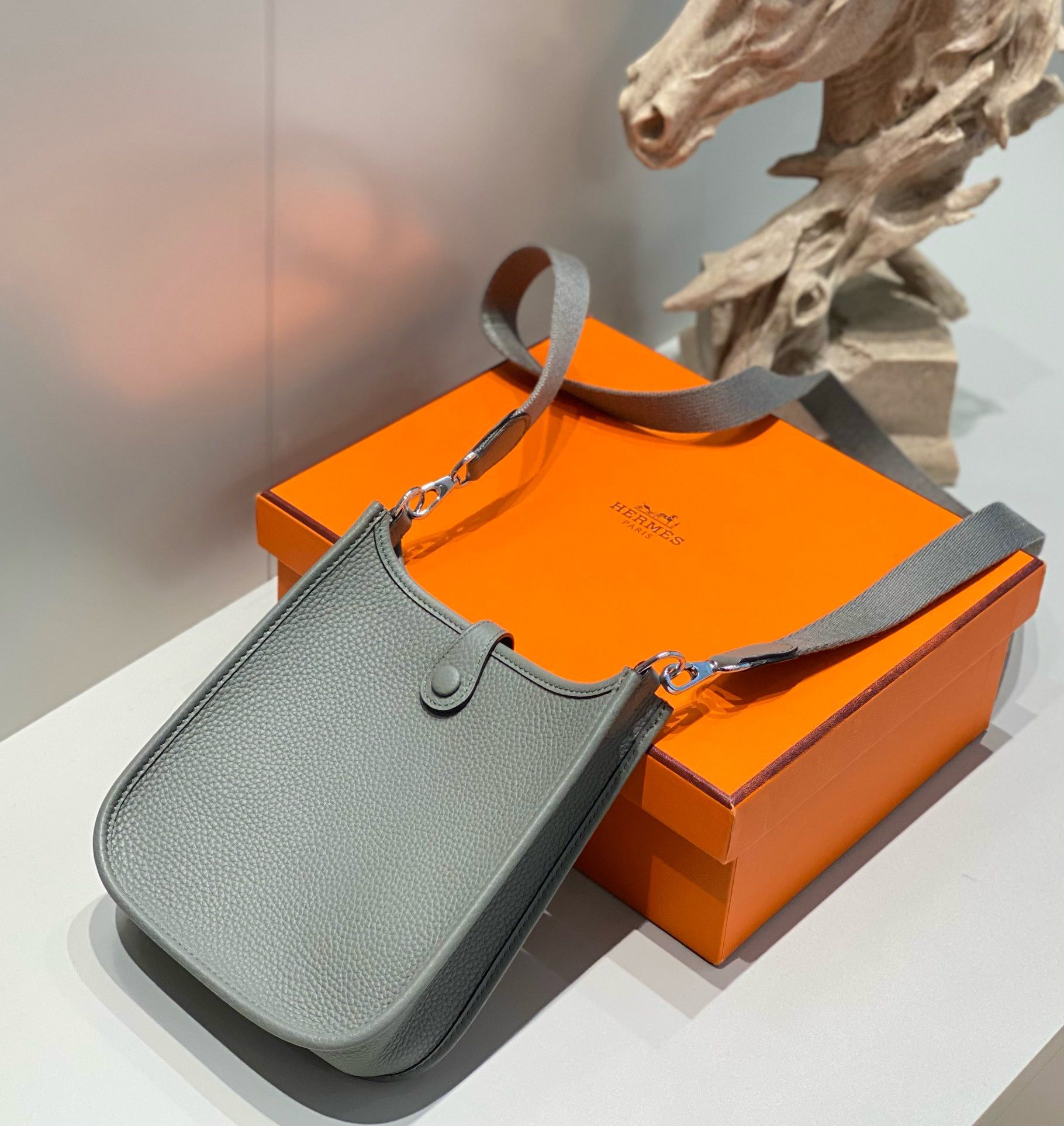 Hermes Evelyne III TPM Bag In Gris Meyer Clemence Leather - Image 5