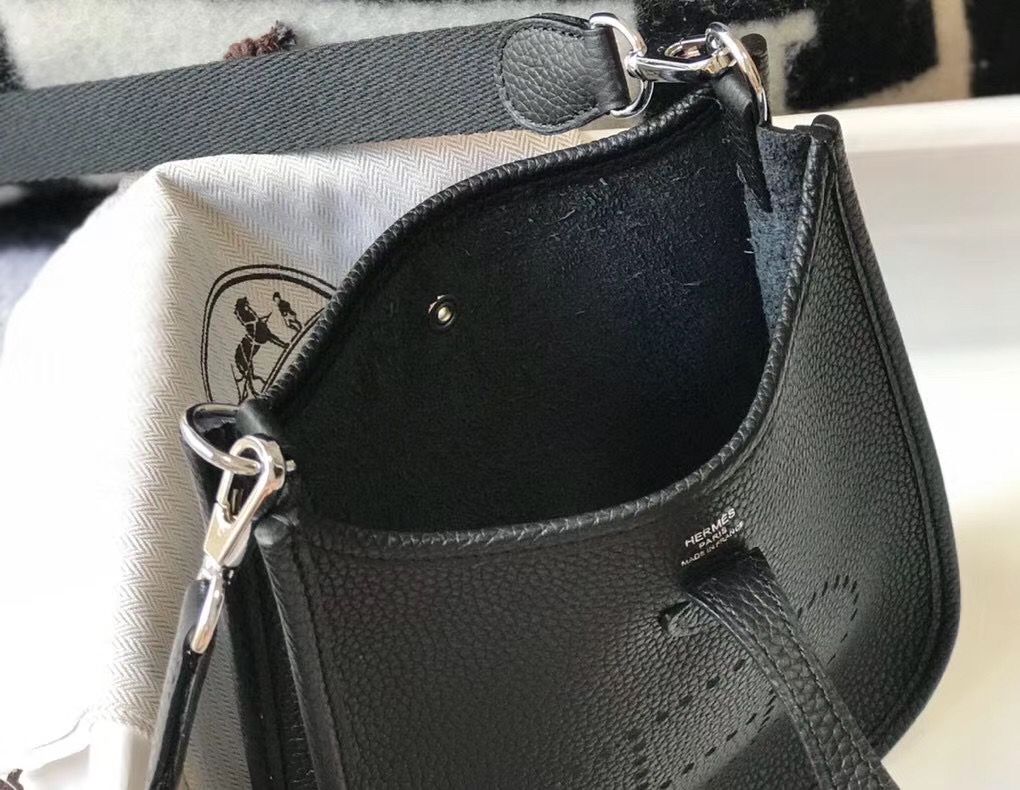 Hermes Evelyne III TPM Bag In Black Clemence Leather - Image 9