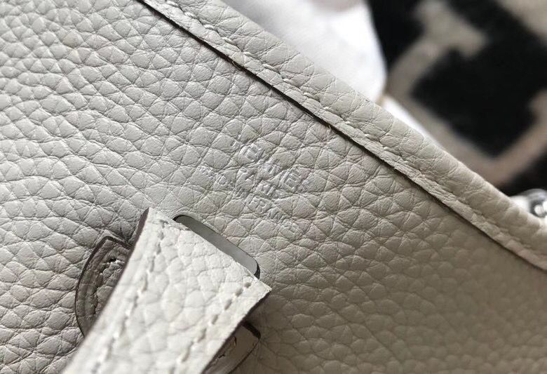 Hermes Evelyne III TPM Bag In Pearl Grey Clemence Leather - Image 6