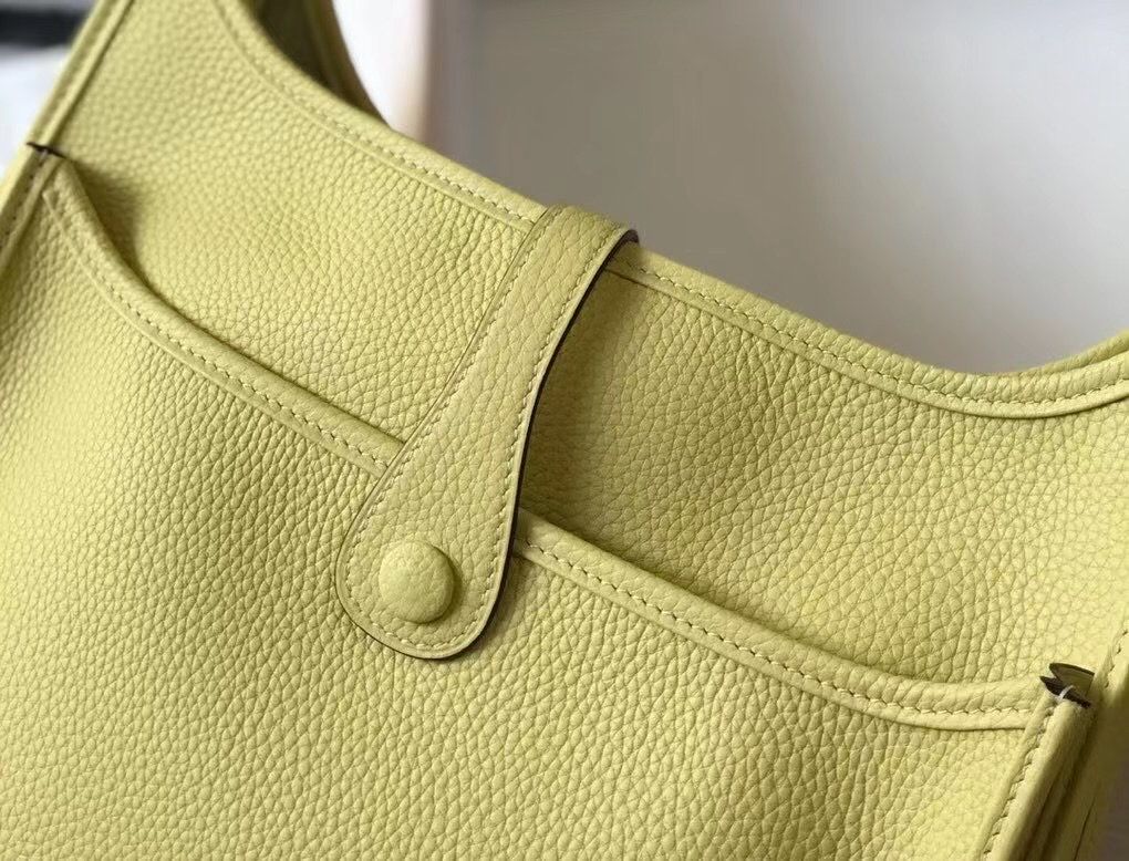 Hermes Evelyne III 29 PM Bag In Jaune Poussin Clemence Leather - Image 7