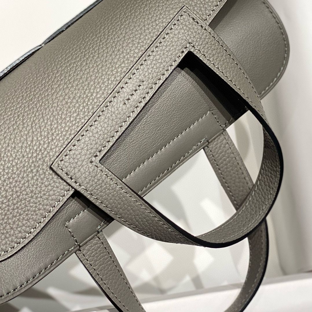 Hermes Halzan 25 Bag in Gris Meyer Clemence Leather - Image 5
