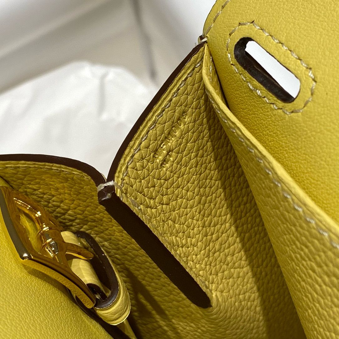 Hermes Halzan 25 Bag in Jaune Poussin Clemence Leather - Image 7