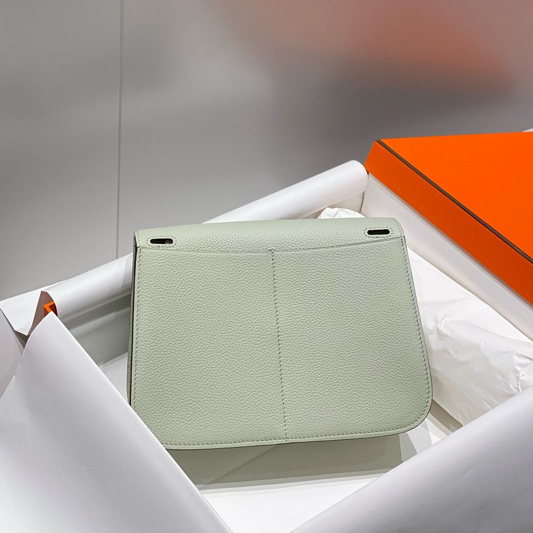 Hermes Halzan 25 Bag in Vert Fizz Clemence Leather - Image 3