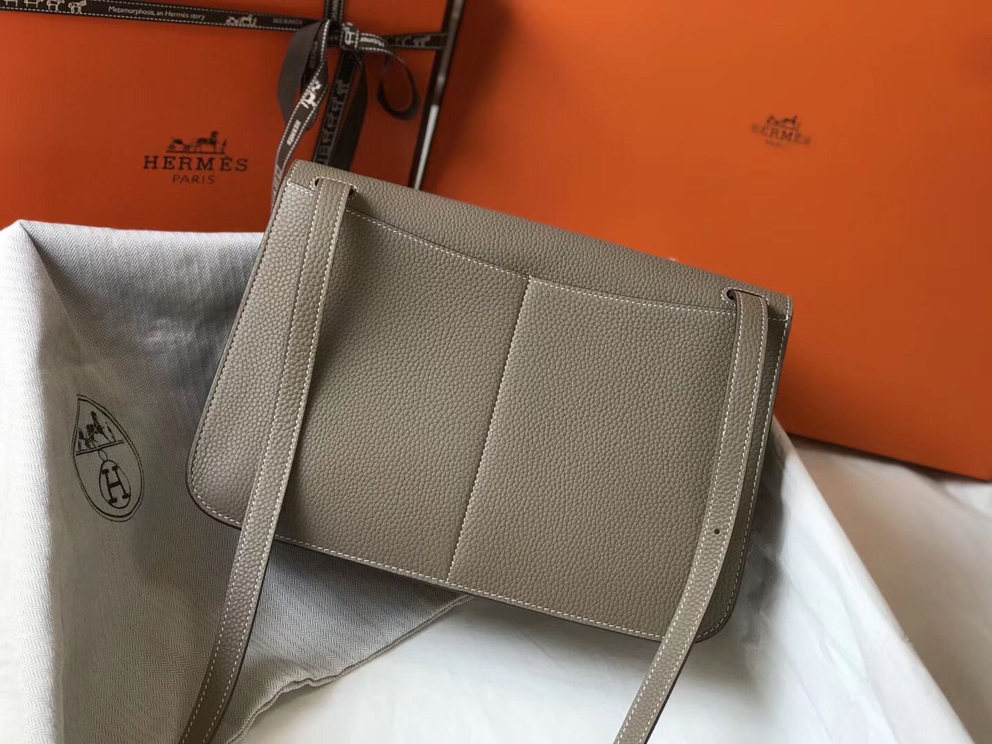 Hermes Halzan 31cm Bag In Grey Clemence Leather - Image 9