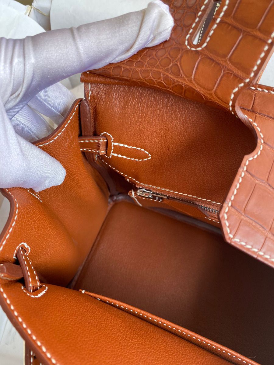 Hermes Birkin 25 Retourne Handmade Bag In Gold Matte Alligator Leather - Image 10