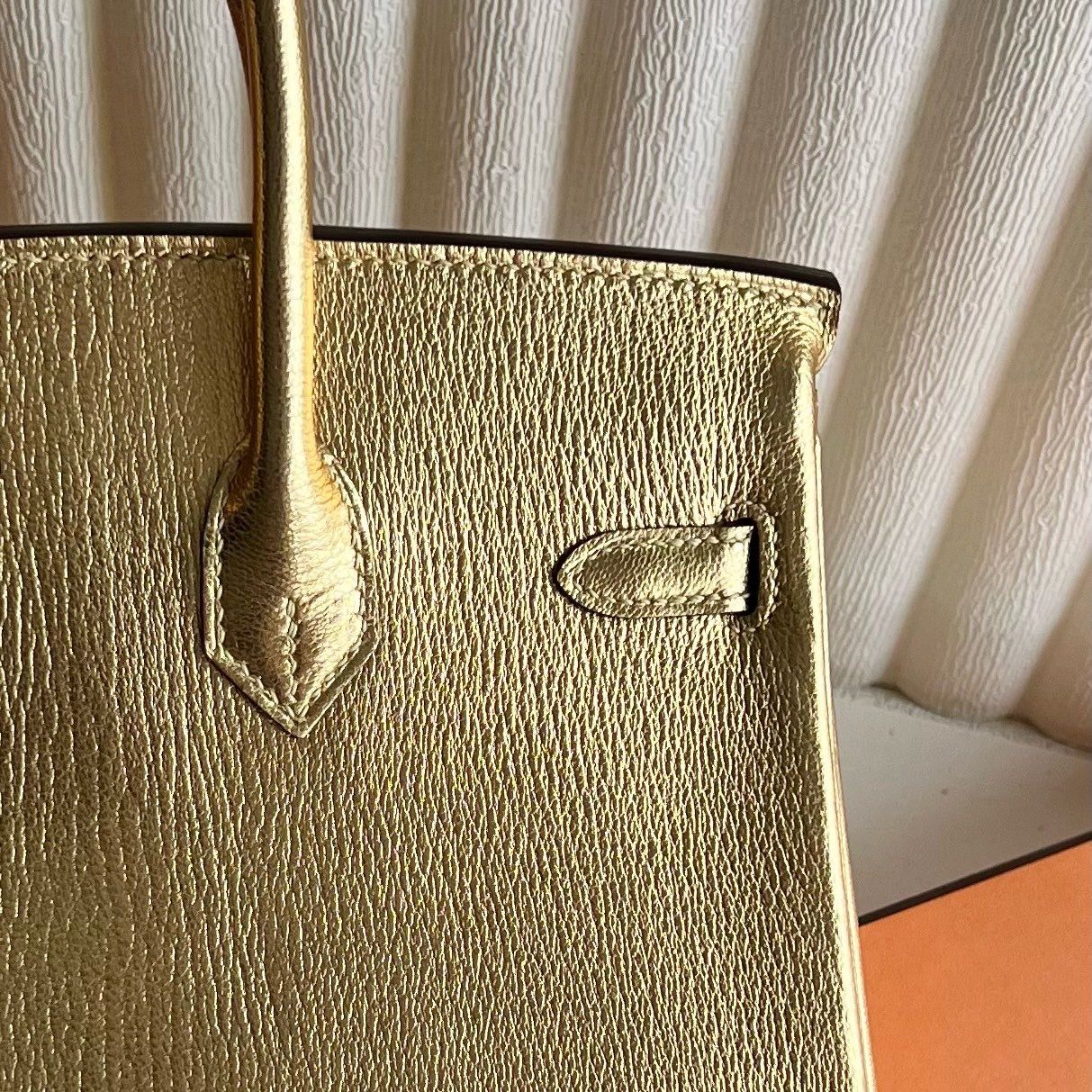 Hermes Birkin 25 Retourne Handmade Bag in Dore Chevre Mysore Goatskin - Image 7