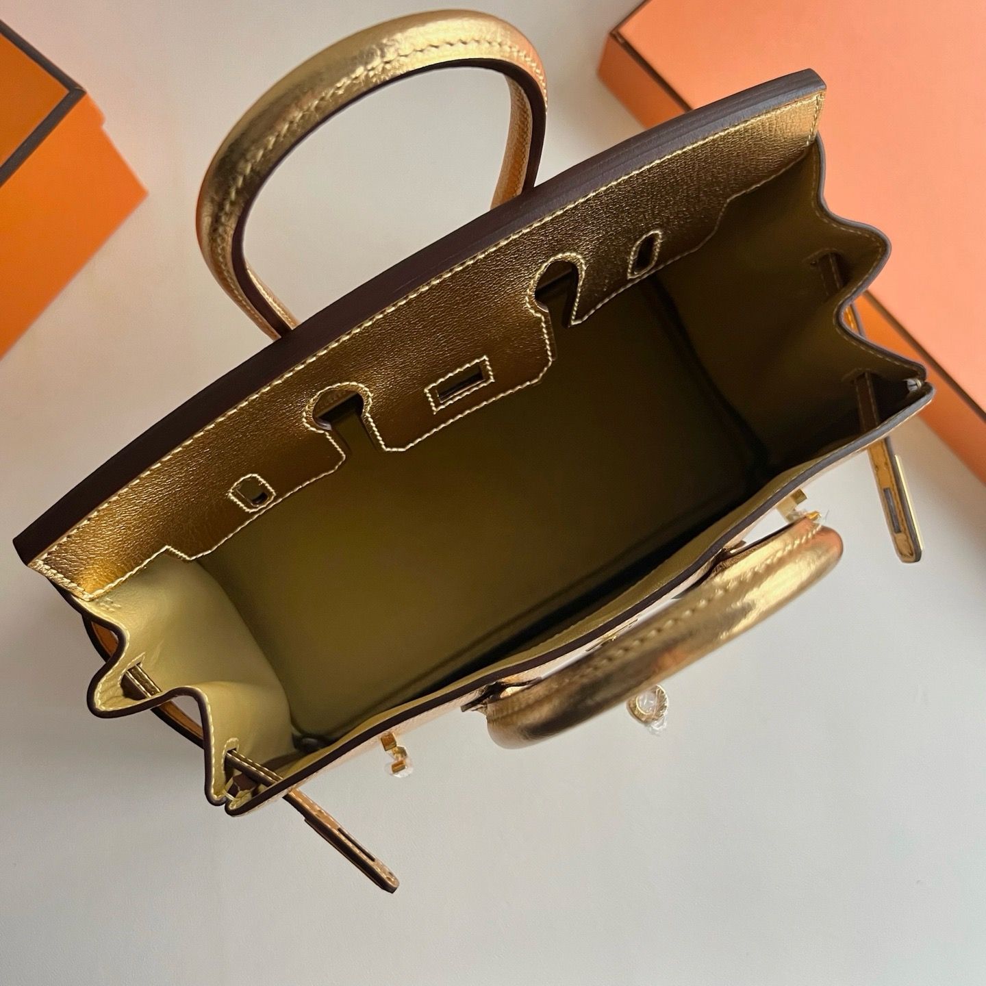 Hermes Birkin 25 Retourne Handmade Bag in Dore Chevre Mysore Goatskin - Image 8