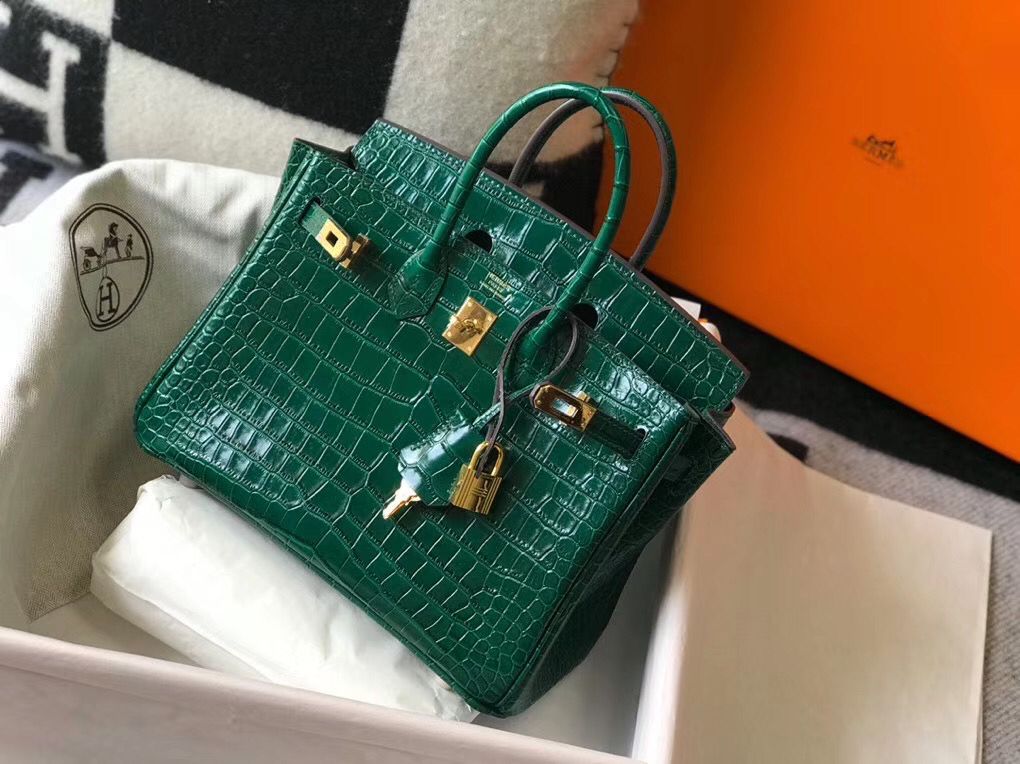 Hermes Birkin 25cm Bag In Green Embossed Crocodile Leather - Image 3