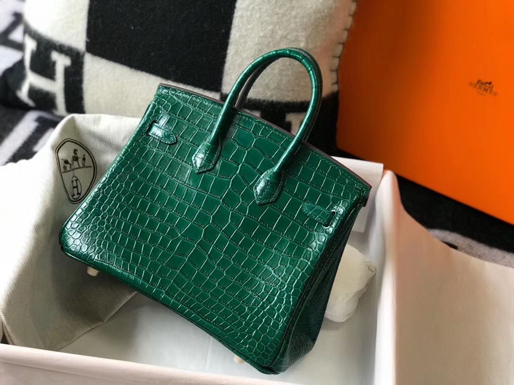 Hermes Birkin 25cm Bag In Green Embossed Crocodile Leather - Image 4