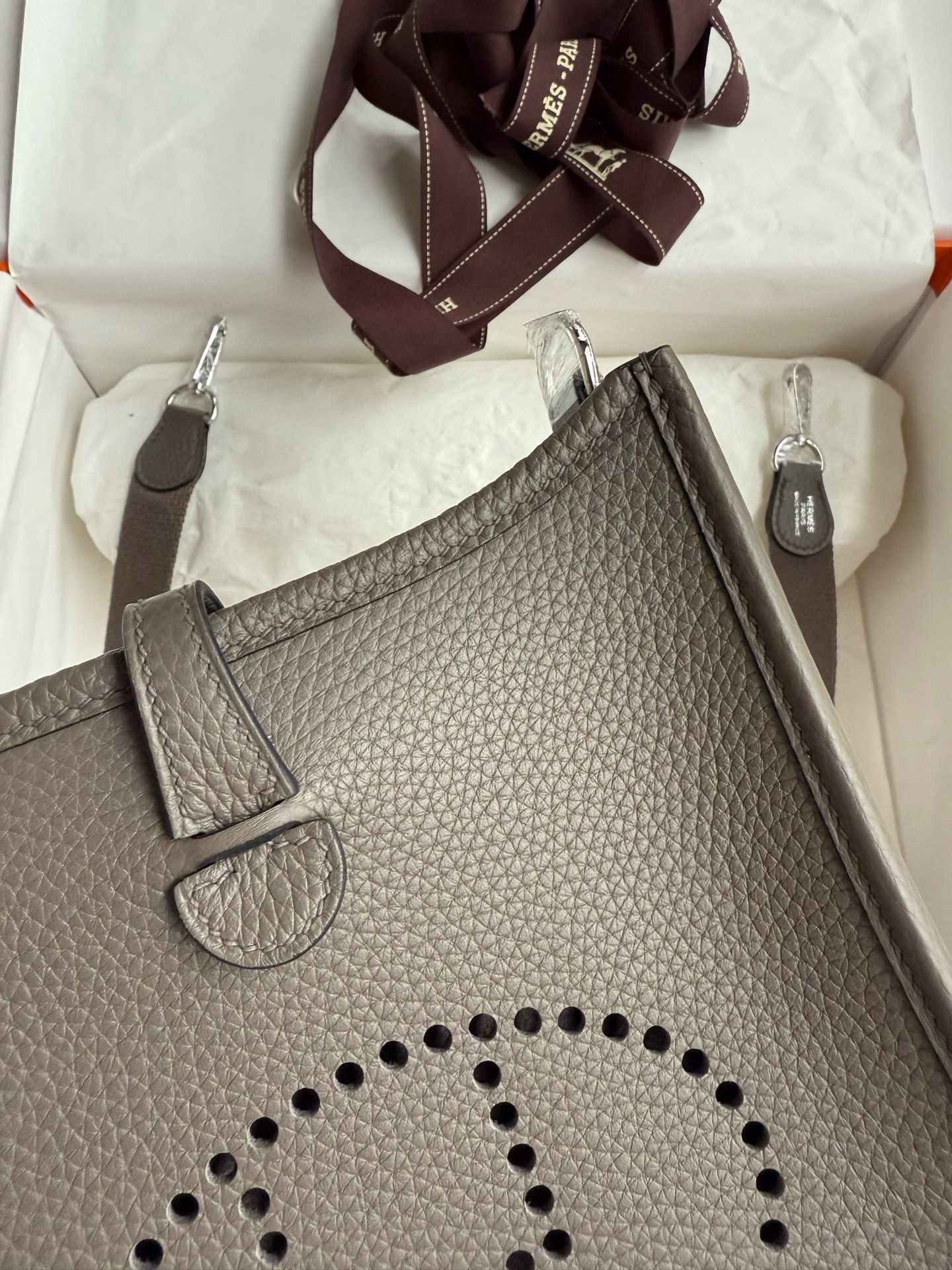 Hermes Evelyne Mini Handmade Bag in Etain Clemence Leather - Image 4