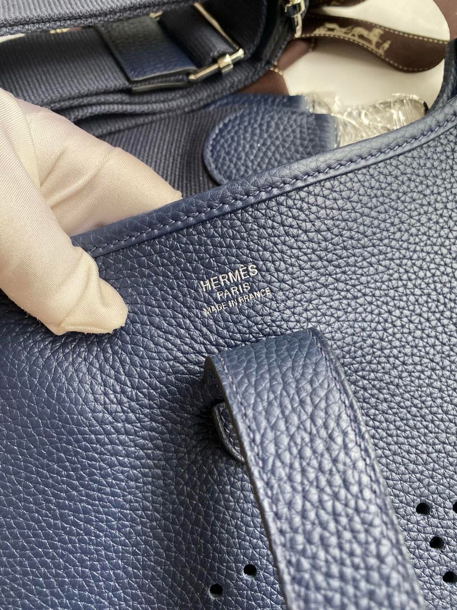Hermes Evelyne III PM 29 Handmade Bag in Blue Saphir Clemence Leather - Image 7