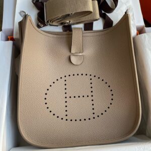 Hermes Evelyne III PM 29 Handmade Bag in Gris Tourterelle Clemence Leather