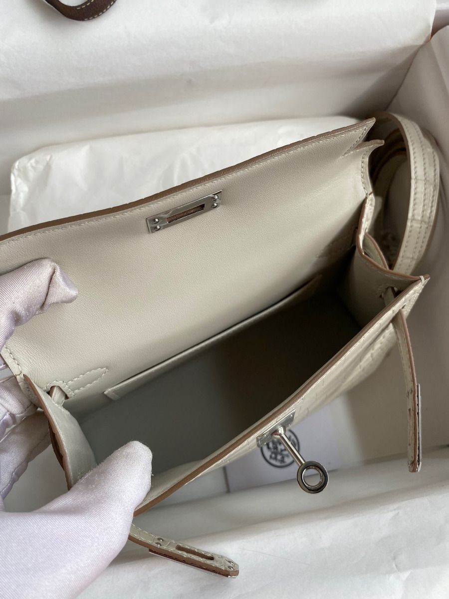 Hermes Kelly Mini II Sellier Handmade Bag In Grey Matte Alligator Leather - Image 10