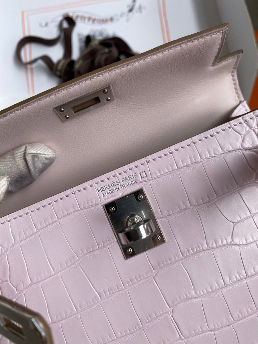 Hermes Kelly Mini II Sellier Handmade Bag In Mauve Pale Matte Alligator Leathe - Image 9