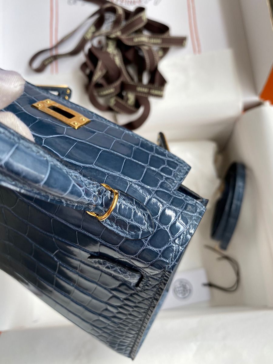 Hermes Kelly Mini II Sellier Handmade Bag In Colvert Shiny Alligator Leather - Image 8