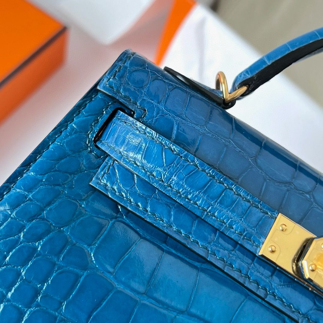 Hermes Kelly Mini II Sellier Handmade Bag in Mykonos Shiny Alligator Leather - Image 6