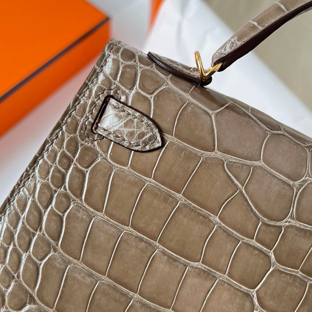 Hermes Kelly Mini II Sellier Handmade Bag in Taupe Shiny Alligator Leather - Image 5