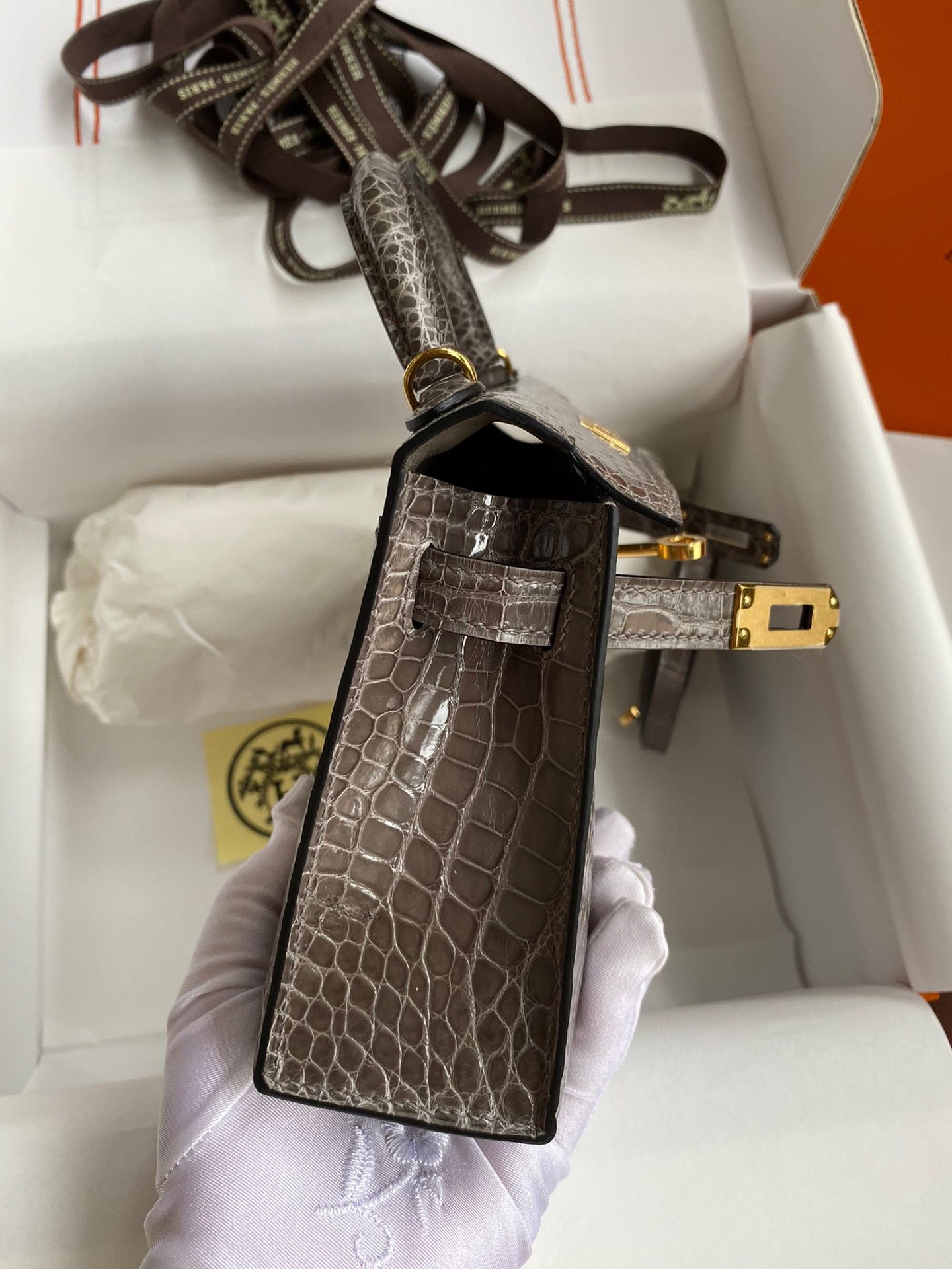 Hermes Kelly Mini II Sellier Handmade Bag in Gris Tourterelle Shiny Alligator Leather - Image 7