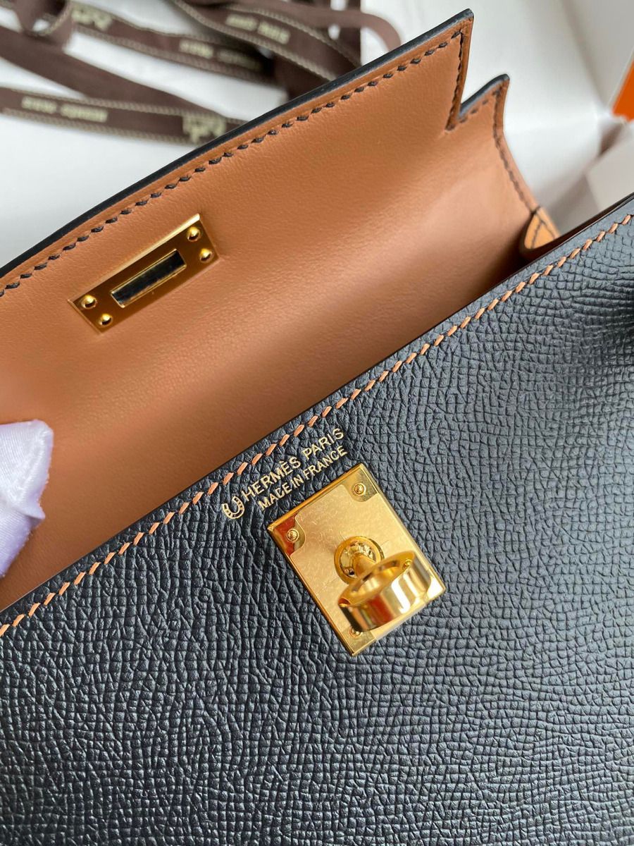Hermes Kelly Mini II Sellier Bicolor Handmade Bag in Black and Gold Epsom Calfskin - Image 9