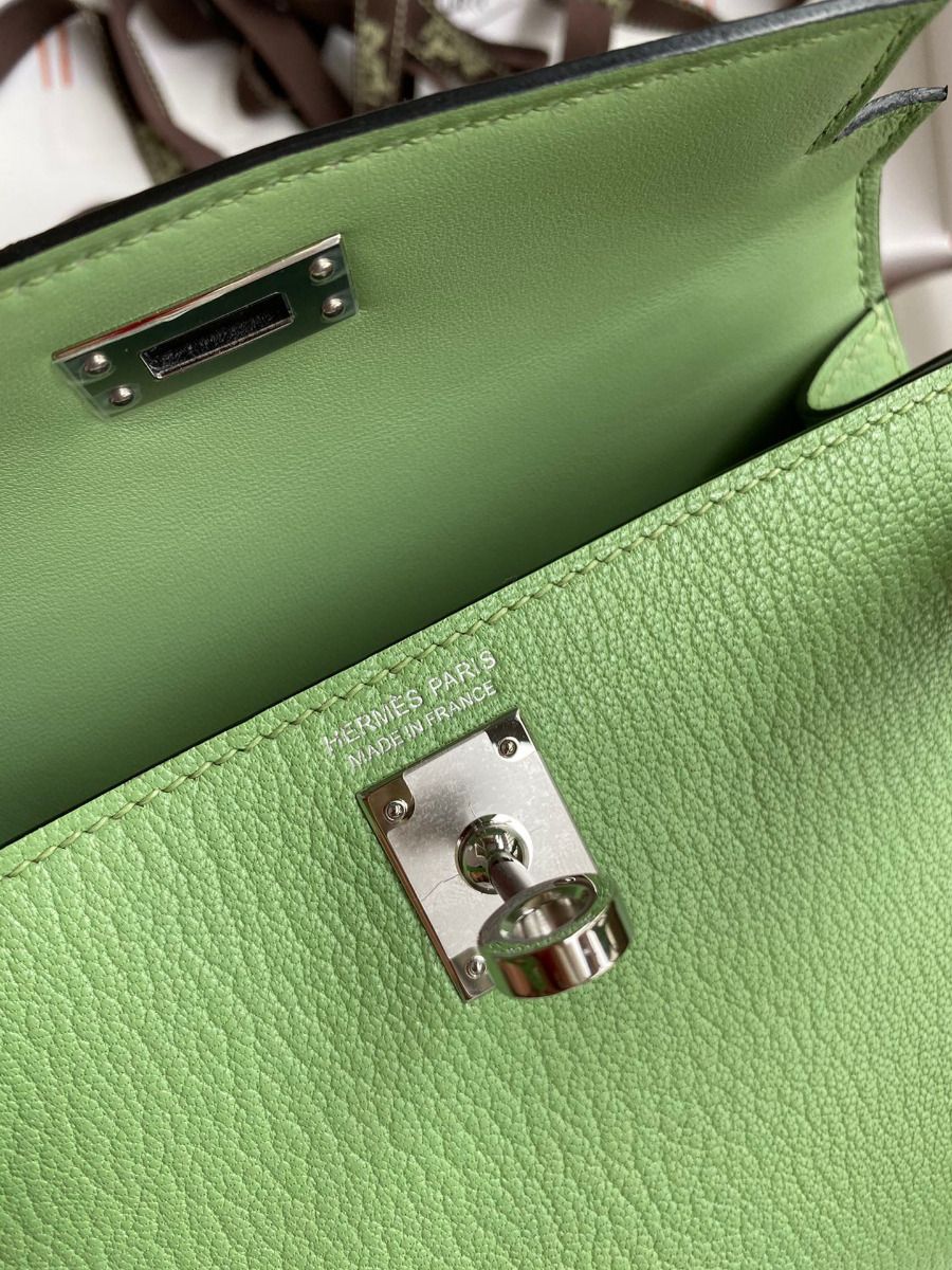 Hermes Kelly Mini II Sellier Handmade Bag In Vert Criquet Chevre Mysore Leather - Image 8