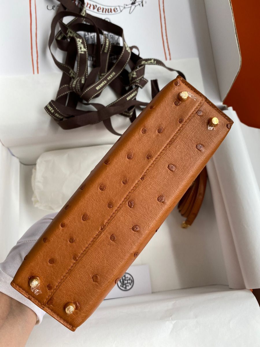 Hermes Kelly Mini II Sellier Handmade Bag In Gold Ostrich Leather - Image 4