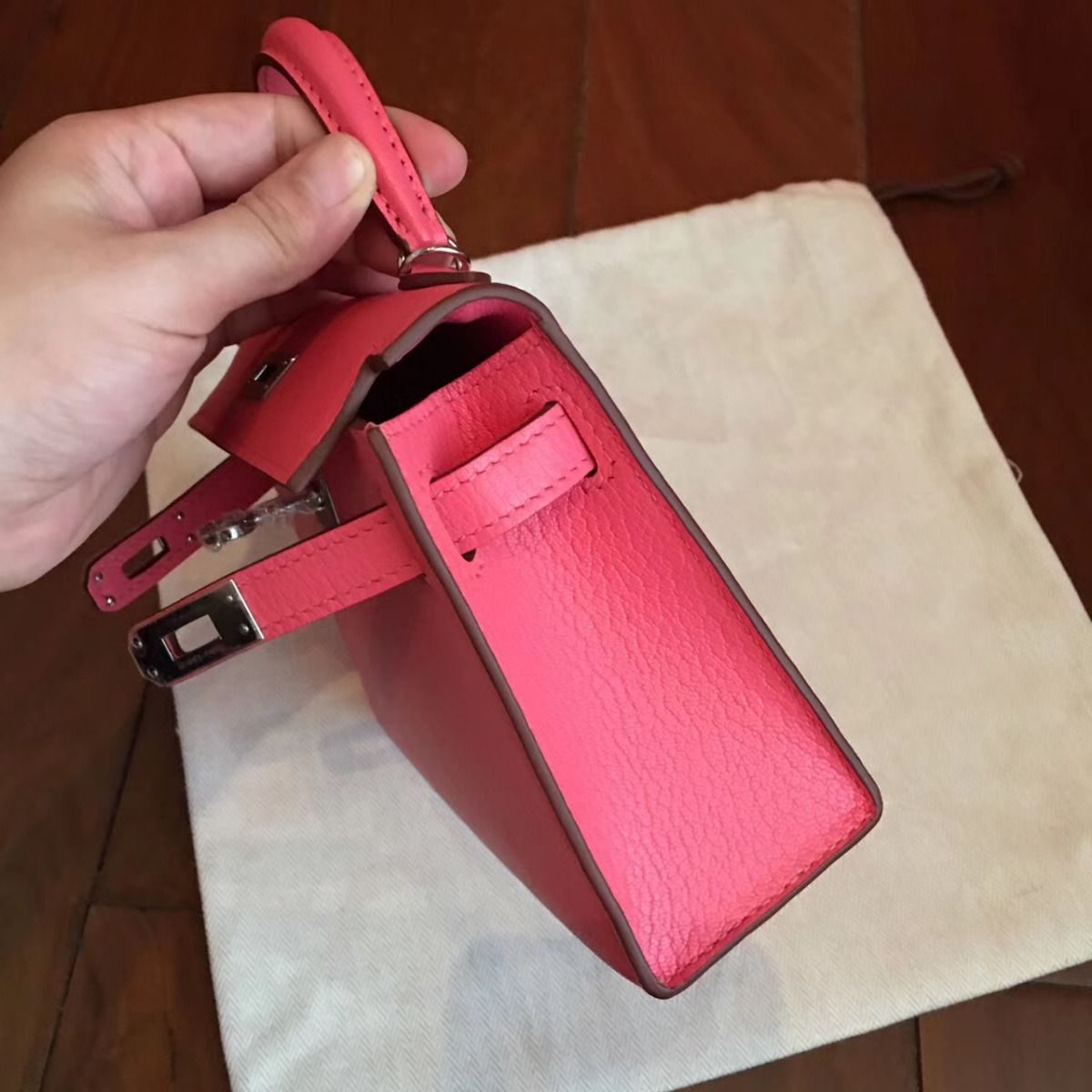 Hermes Kelly Mini II Handmade Bag In Rose Lipstick Chevre Leather - Image 4