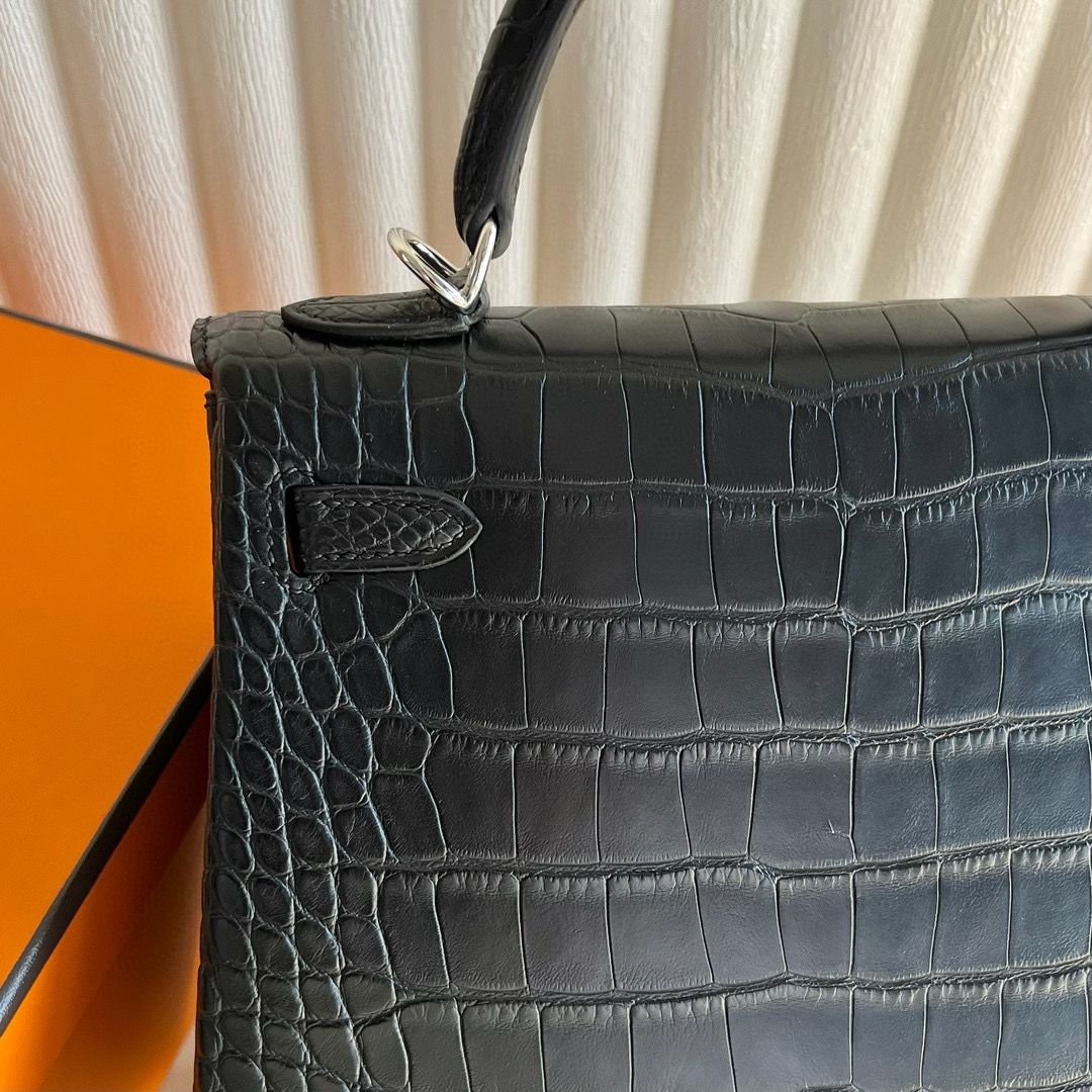 Hermes Kelly 25 Retourne Handmade Bag in Black Alligator Leather - Image 6