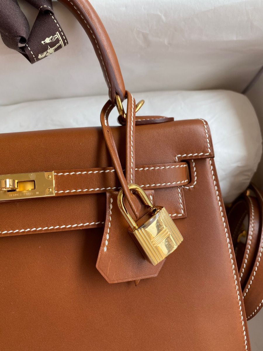 Hermes Kelly Sellier 25 Handmade Bag In Gold Barenia Calfskin - Image 10