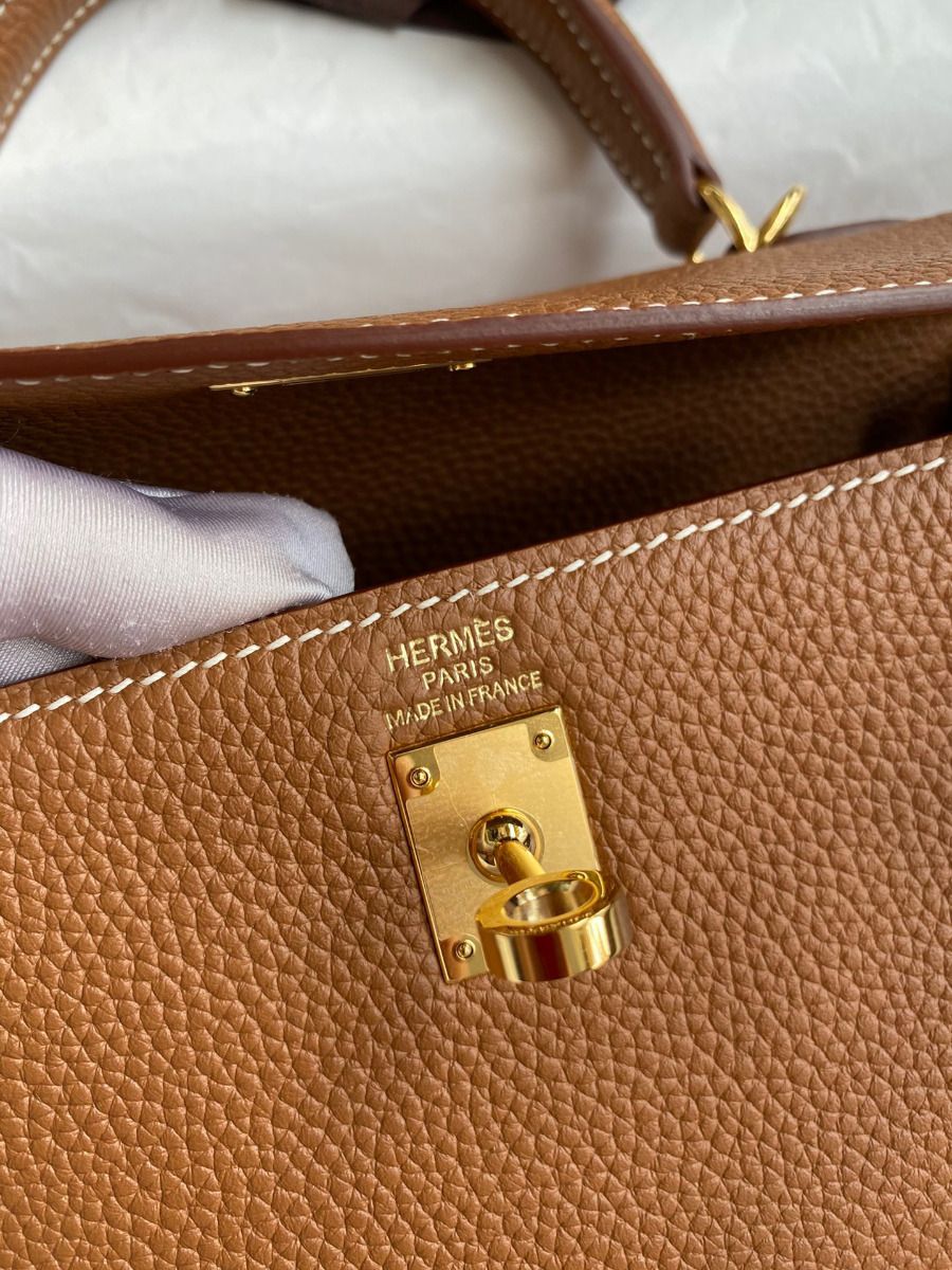Hermes Kelly Retourne 25 Handmade Bag In Gold Clemence Leather - Image 8