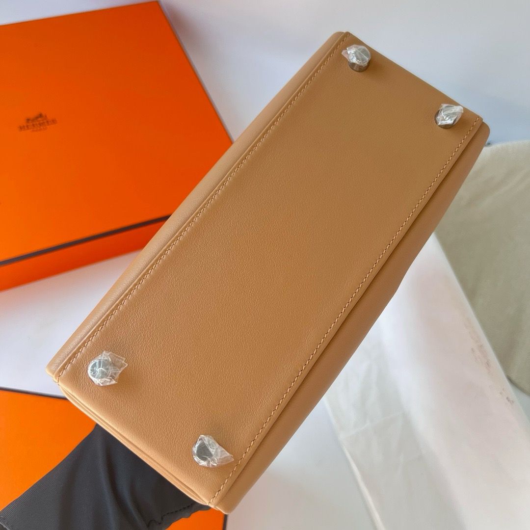Hermes Kelly Colormatic 25 Handmade Bag in Chai Swifit Leather - Image 8