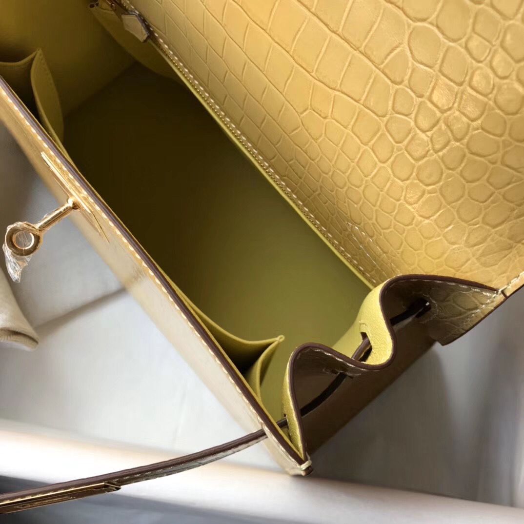 Hermes Kelly 25cm Handmade Bag In Jaune Poussin Embossed Crocodile Leather - Image 9