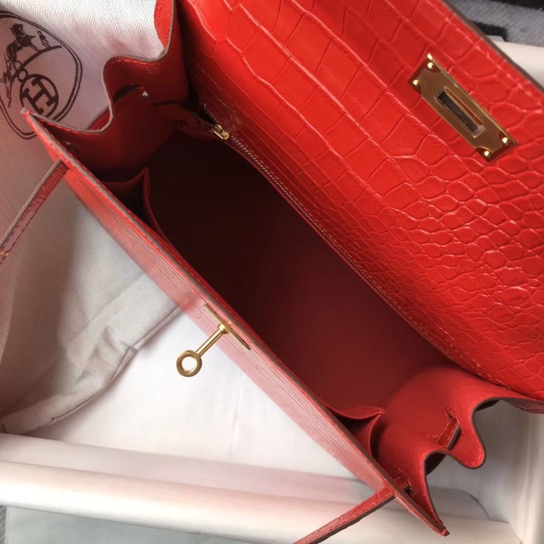 Hermes Kelly 25cm Handmade Bag In Red Embossed Crocodile Leather - Image 8