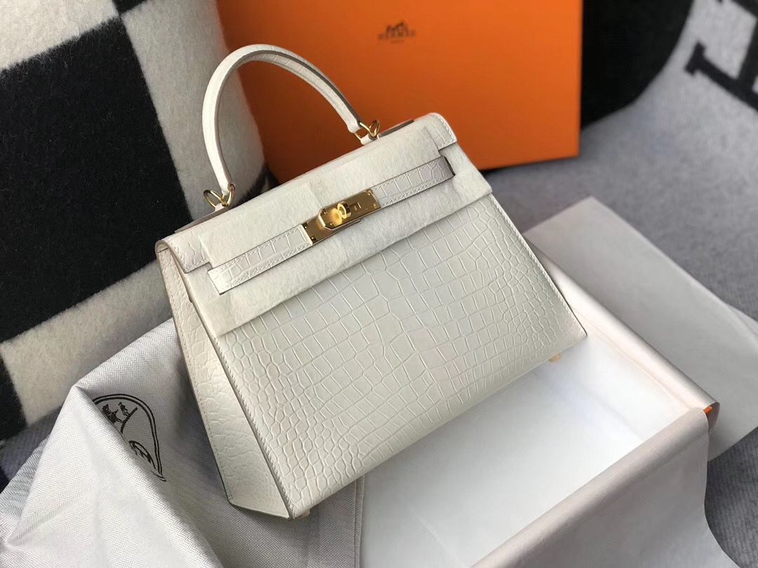 Hermes Kelly 25cm Handmade Bag In White Embossed Crocodile Leather - Image 3
