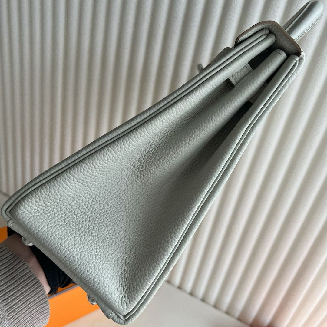 Hermes Kelly Retourne 32 Handmade Bag in Pearl Grey Clemence Leather - Image 7