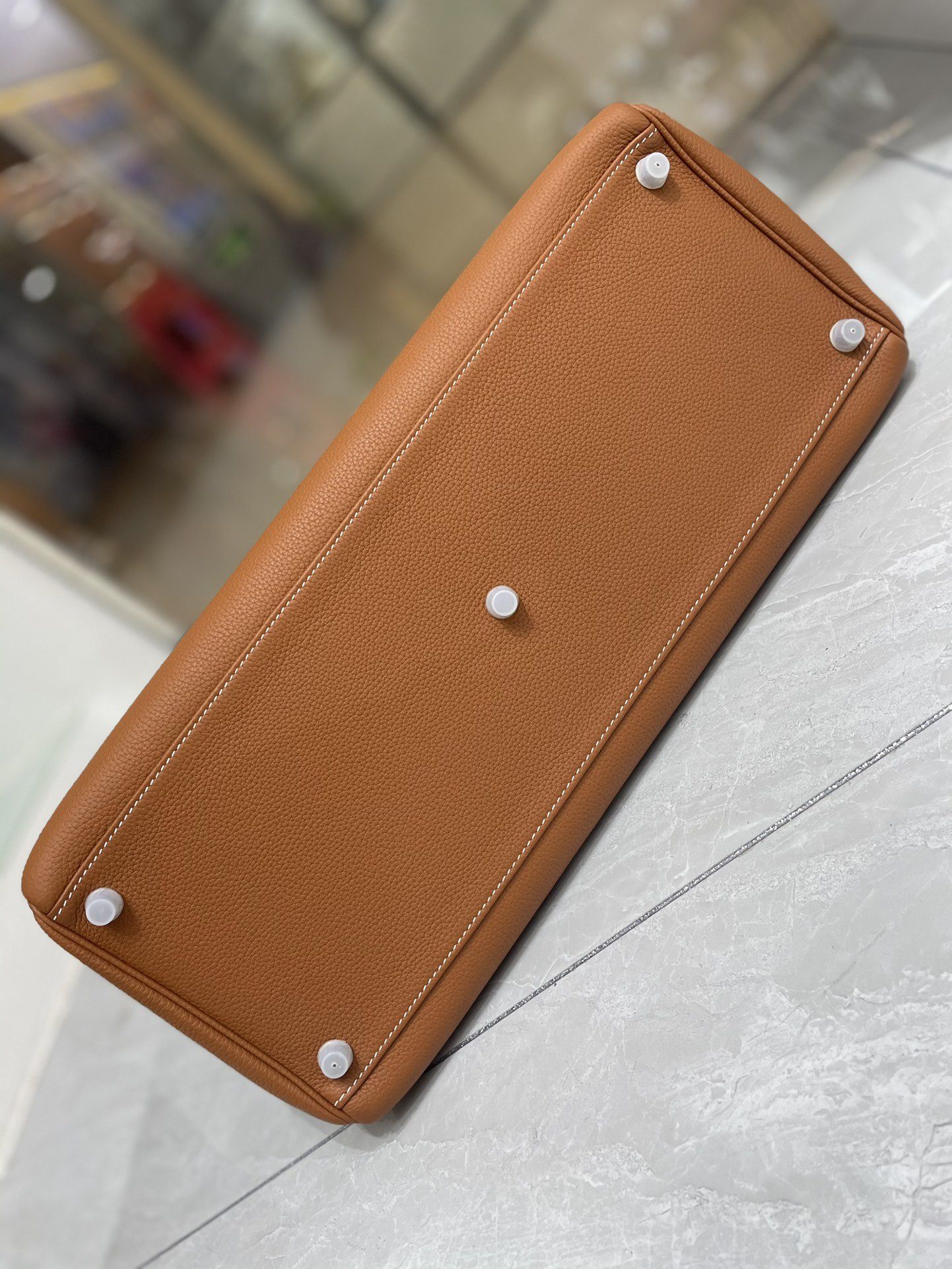 Hermes Kelly 42 Maxi Handmade Bag in Gold Clemence Leather - Image 6