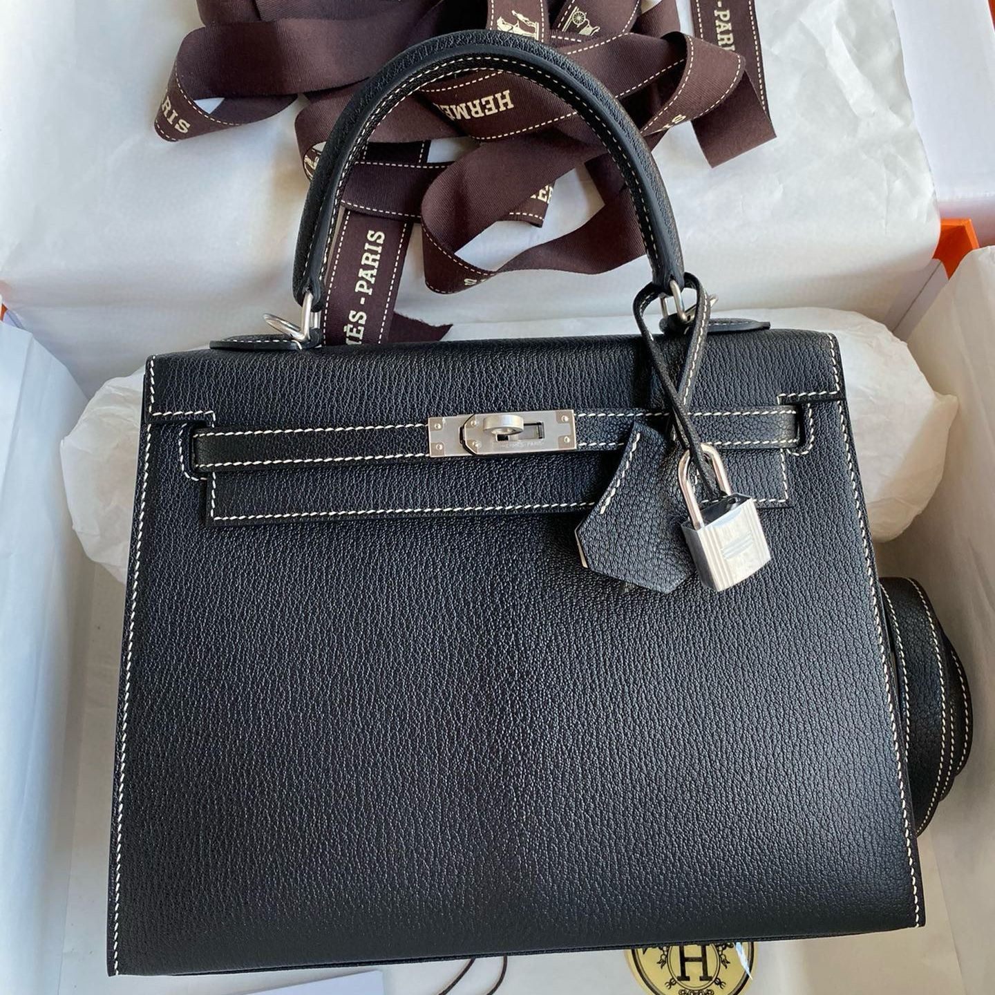 Hermes Kelly Sellier 25 Verso Handmade Bag in Black Mysore Chevre Goatskin