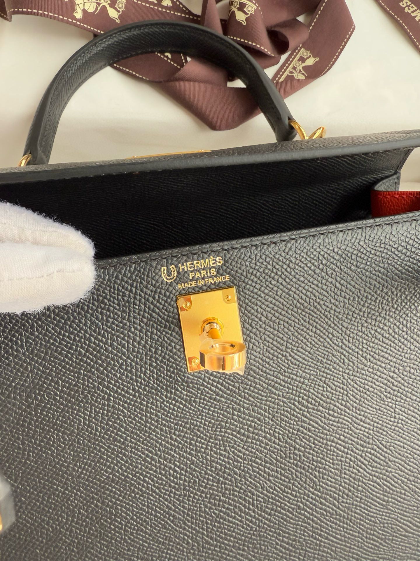 Hermes Kelly Sellier 25 Verso Handmade Bag in Black Epsom Calfskin - Image 9