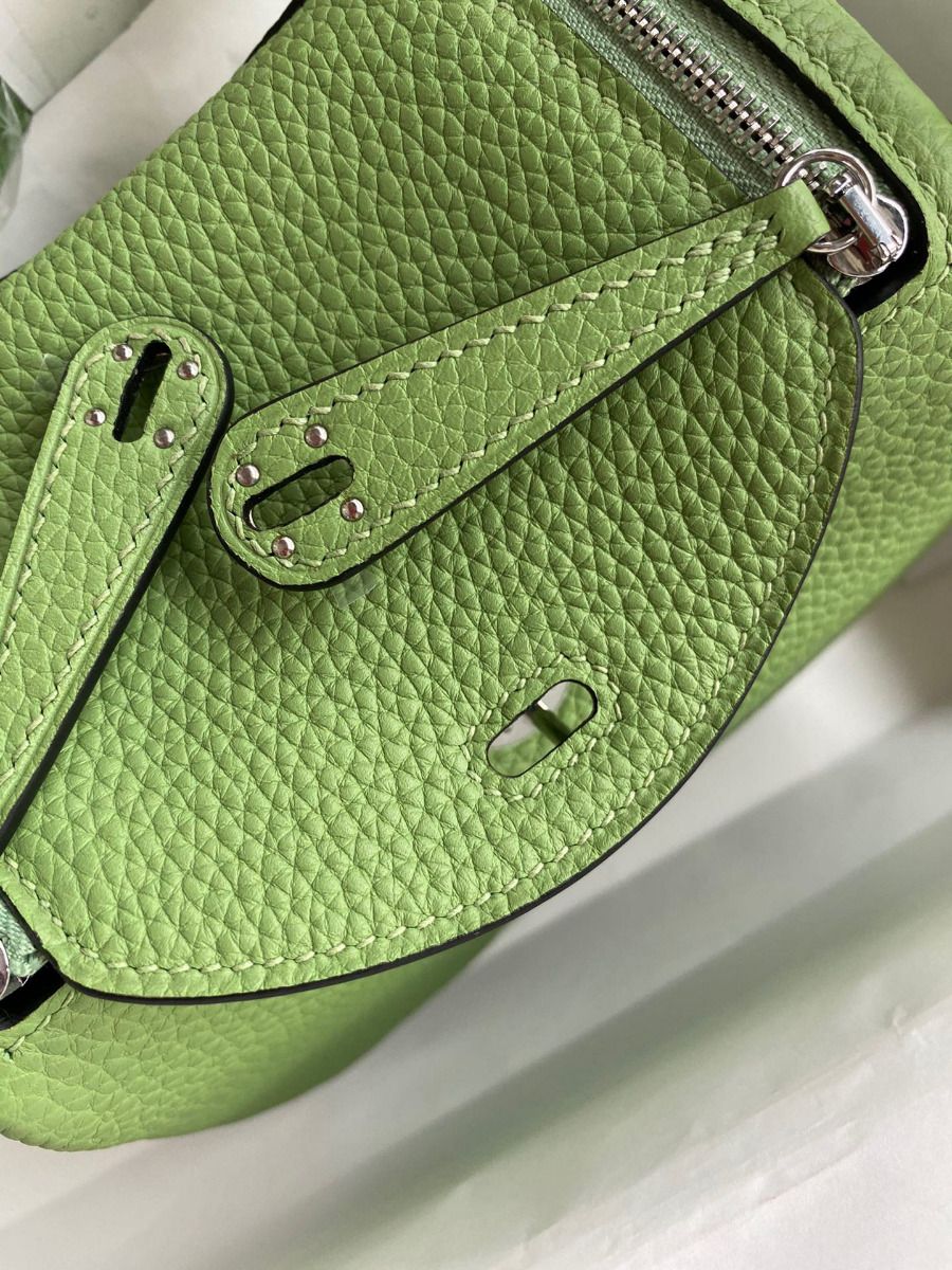 Hermes Mini Lindy Handmade Bag In Vert Criquet Clemence Leather - Image 6