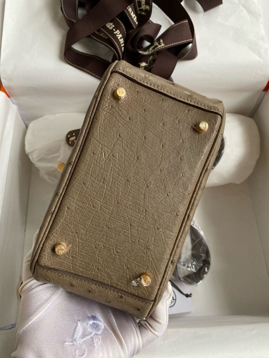 Hermes Mini Lindy Handmade Bag In Taupe Ostrich Leather - Image 6
